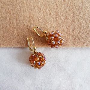 Обеци с циркони